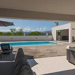 Villa Ella - By Guide Makarska