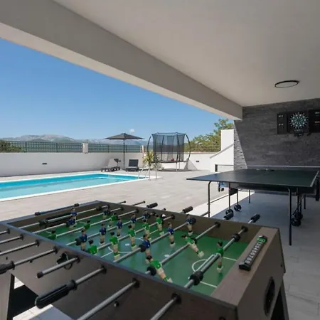 Ella - By Guide Villa *