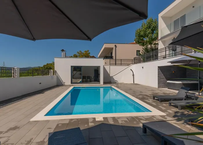 Вилла Ella - By Guide Макарска